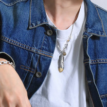 將圖片載入圖庫檢視器 Pre Order - Feather Left Facing Pendant with 18K Gold Tip