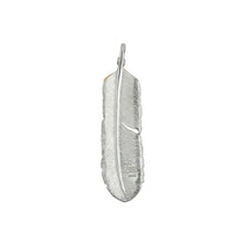 將圖片載入圖庫檢視器 Feather Natural Silver Color Right Facing Pendant with Gold Plated Bronze Heart