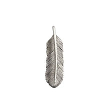 將圖片載入圖庫檢視器 Feather Right Facing Pendant, Small