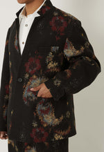 Load image into Gallery viewer, -TSUJIGAHANA-
GOBELIN STAND UP COLLAR JACKET