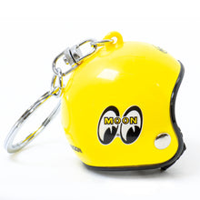 將圖片載入圖庫檢視器 MOONEYES HELMET KEYCHAIN