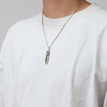 將圖片載入圖庫檢視器 Feather Turquoise Right Facing Pendant, Medium