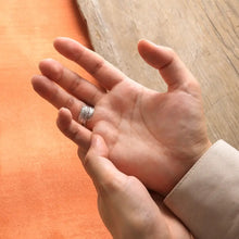 將圖片載入圖庫檢視器 Feather Rhodium Plated Curled Ring