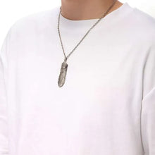 將圖片載入圖庫檢視器 Feather Heart Right Facing Pendant