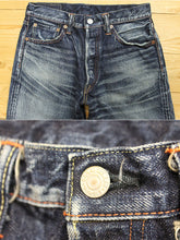 Load image into Gallery viewer, EIGHT'G 602-RD3 TIGHT STRAIGHT REAL DAMAGE JEANS