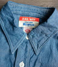 Load image into Gallery viewer, UES COTTON/LINEN CHAMBRAY WORK SHIRT
