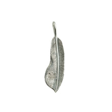 將圖片載入圖庫檢視器 Covert Feather Left Facing Pendant, Small
