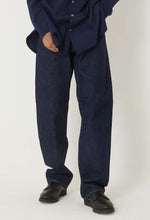 Load image into Gallery viewer, BLUE BLUE JAPAN Red-eared Slider Straight Jeans
