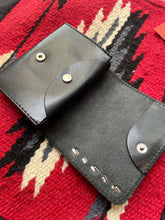 將圖片載入圖庫檢視器 TOCHIGI LEATHER BIFOLD WALLET

