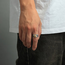 將圖片載入圖庫檢視器 24K Gold Plated Native American Motif Ring with Oxidized Eagles
