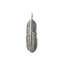 將圖片載入圖庫檢視器 Feather Left Facing Pendant, Medium
