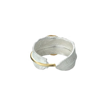 將圖片載入圖庫檢視器 Feather Natural Silver Color Ring with 24K Gold Plated Heart
