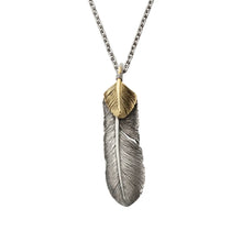 將圖片載入圖庫檢視器 Pre Order - Feather Left Facing Pendant with 18K Gold Heart
