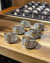 Load image into Gallery viewer, 【日本限定】 K24 Sun Symbol and Arabesque Openwork Ring
