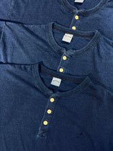 將圖片載入圖庫檢視器 HOUSTON INDIGO HENLEY NECK TEE
