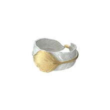 將圖片載入圖庫檢視器 Feather Natural Silver Color Ring with 24K Gold Plated Heart
