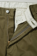 將圖片載入圖庫檢視器 BIG JOHN M803E(47) CLASSIC TROUSER CHINO - ARMY GREEN
