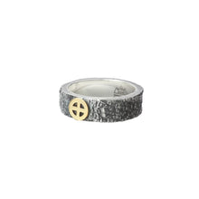 將圖片載入圖庫檢視器 10K Gold Medicine Wheel Tufa Cast Ring with Diamond Inside
