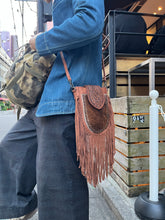 將圖片載入圖庫檢視器 MONTANA WEST [Genuine Hair-On Cowhide Tooled Fringe Crossbody Bag]
