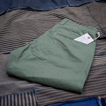 Load image into Gallery viewer, UES DUCK SHORTS - OLIVE
