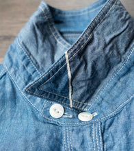 Load image into Gallery viewer, UES COTTON/LINEN CHAMBRAY WORK SHIRT
