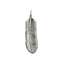 將圖片載入圖庫檢視器 Pre Order - Feather Right Facing Pendant with 18K Gold Heart
