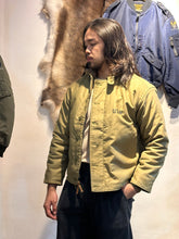 將圖片載入圖庫檢視器 HOUSTON N-1 DECK JACKET - TAN
