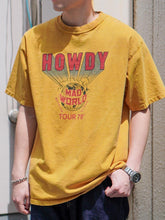 將圖片載入圖庫檢視器 HOUSTON PIGMENT PRINT TEE (HOWDY) - MUSTARD
