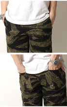 Load image into Gallery viewer, EIGHT'G JOHN WAYNE TIGER SHORT PANTS
