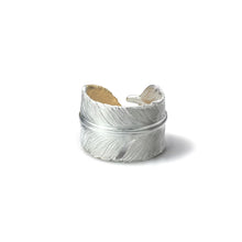 將圖片載入圖庫檢視器 Feather Natural Silver Color Ring  with Gold-Plated
