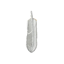 將圖片載入圖庫檢視器 Feather Natural Silver Color Left Facing Pendant with Gold Plated Bronze Heart
