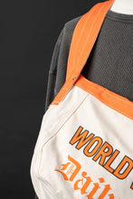 將圖片載入圖庫檢視器 World Workers Newspaper Bags - White
