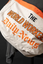 將圖片載入圖庫檢視器 World Workers Newspaper Bags - White
