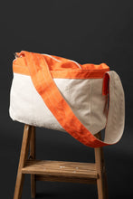 將圖片載入圖庫檢視器 World Workers Newspaper Bags - White
