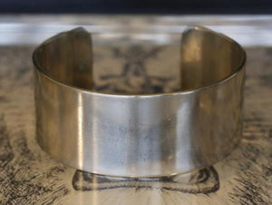 GERMAN SILVER PLANE BANGLE -MIDDLE-