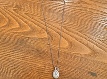 Load image into Gallery viewer, MARY NECKLACE -MOTHER OF PEARL
