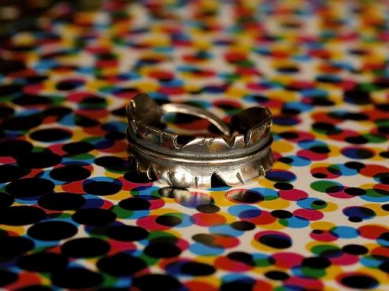 Freedom Custom Guitar Research ロゴ入りピック SP-PK-05 (ティアドロップ/1.2mm/べっ甲柄)  ｜イケベ楽器店オンラインストア 60ピース 5スタイル ペンダントトレイ 30個 ラウンド&amp;スクエア&amp;ハート&amp;ティアドロップ&amp;楕円形