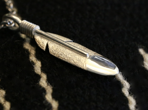 SMALL FEATHER NECKLACE