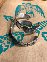 Load image into Gallery viewer, RRTC THE CLASSIC CUFF
