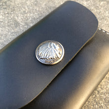 Load image into Gallery viewer, HANDMADE LEATHER COIN CASE - CRAFTMAN
