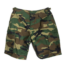 Load image into Gallery viewer, MILITARY WOODLAND CAMO SHORT PANTS - CRAFTMAN
