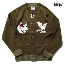 將圖片載入圖庫檢視器 HOUSTON SOUVENIR CARDIGAN (ALASKA) - OLIVE DRAB
